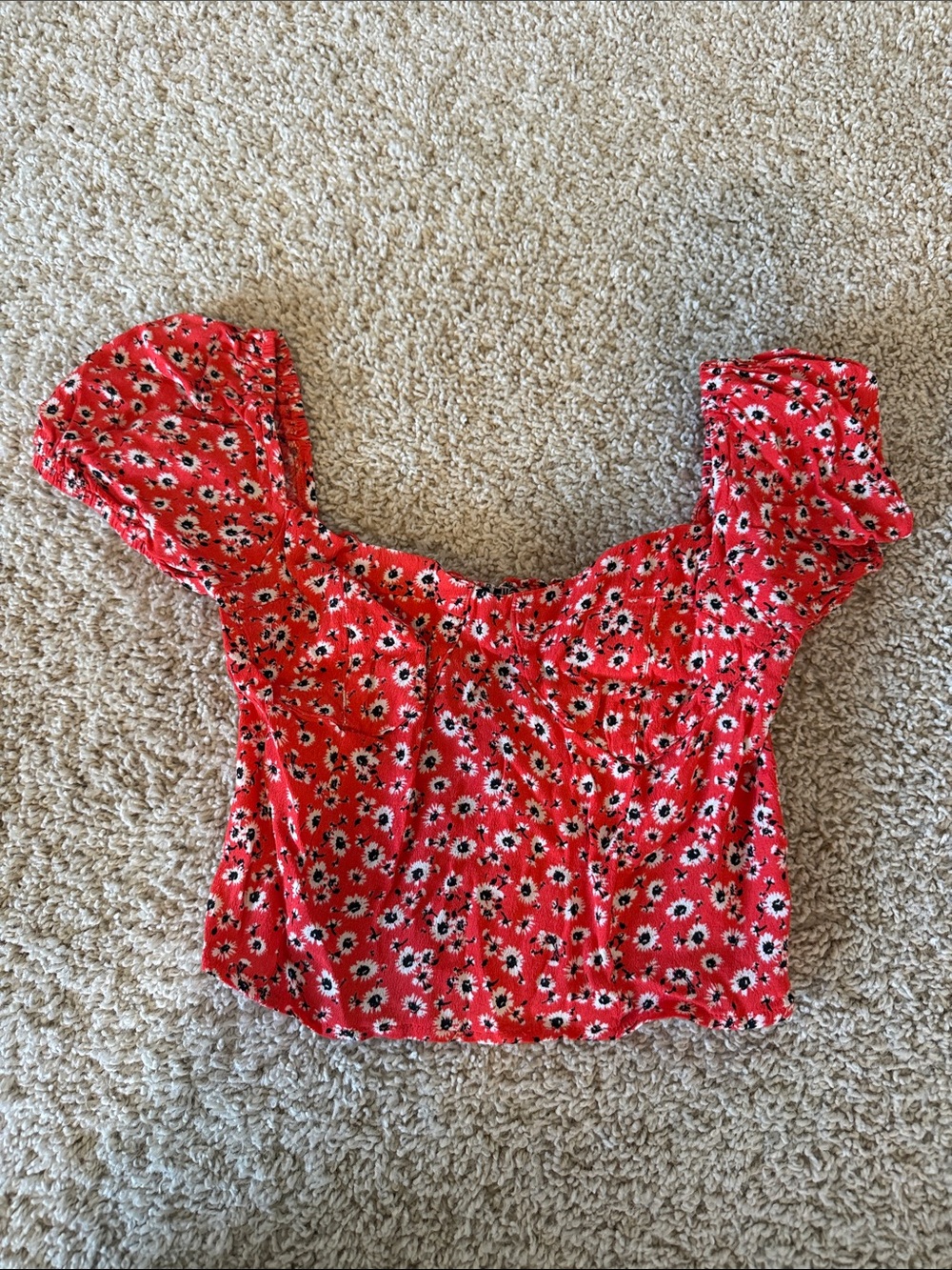 American Threads Red Daisy Puff-Sleeve Crop Top